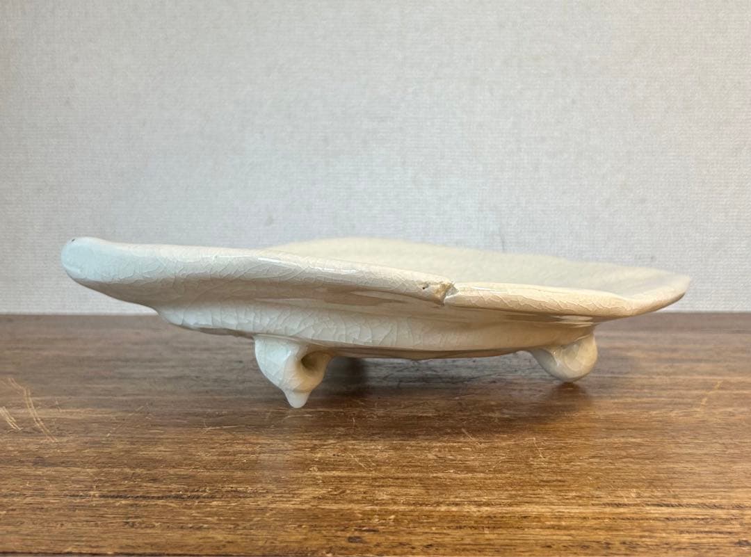 鯉江良二 Ryoji Koie 「良」 「1983」 白磁 皿 三足 本物保証