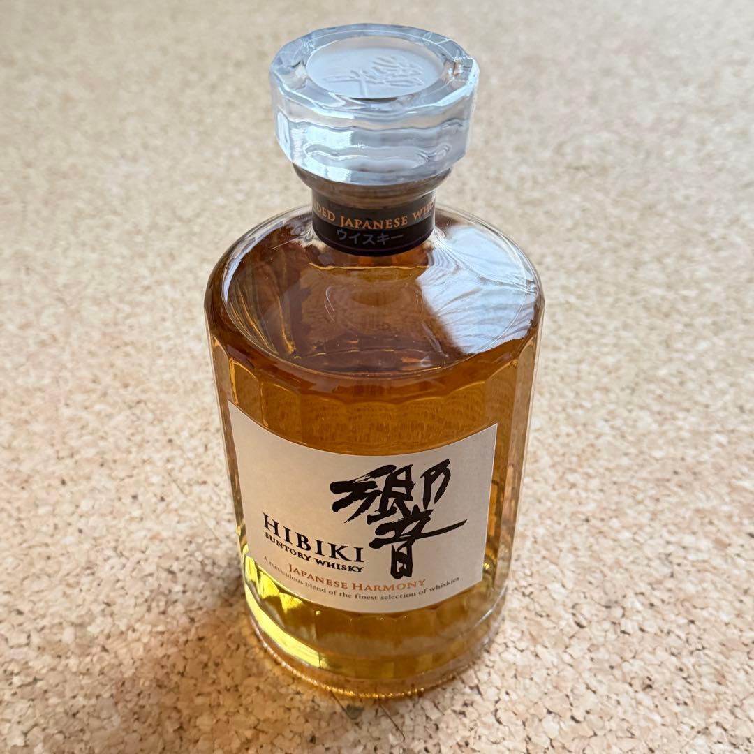 響 Hibiki サントリー ウイスキー ジャパニーズ ハーモニー 700ml