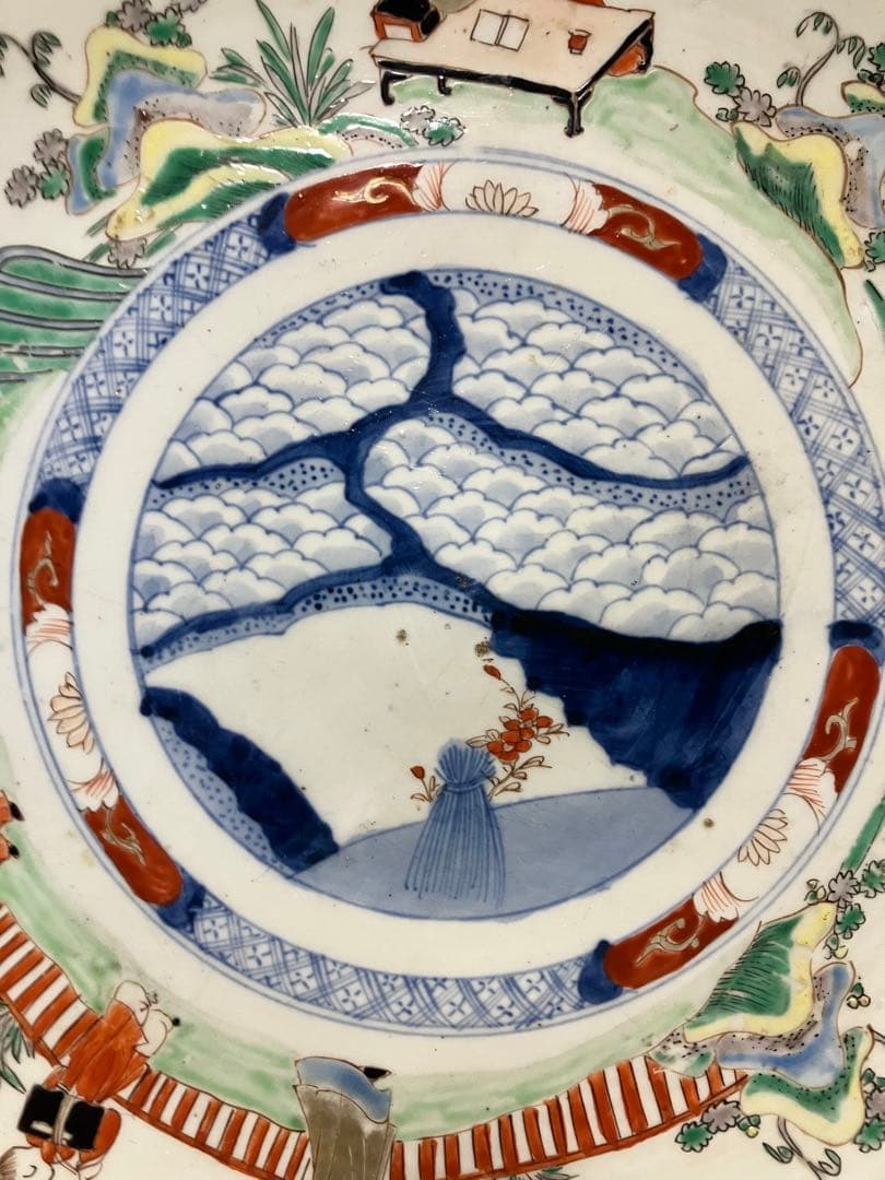 旧家蔵出し品　古伊万里　古い大皿　手書き色絵　瑞雲花　共を連れた貴族　鶴　唐人