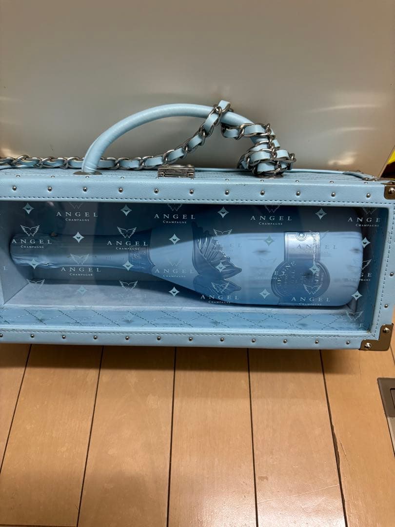 エンジェルシャンパンドゥミセックブルー レザータイプ 新品未開封