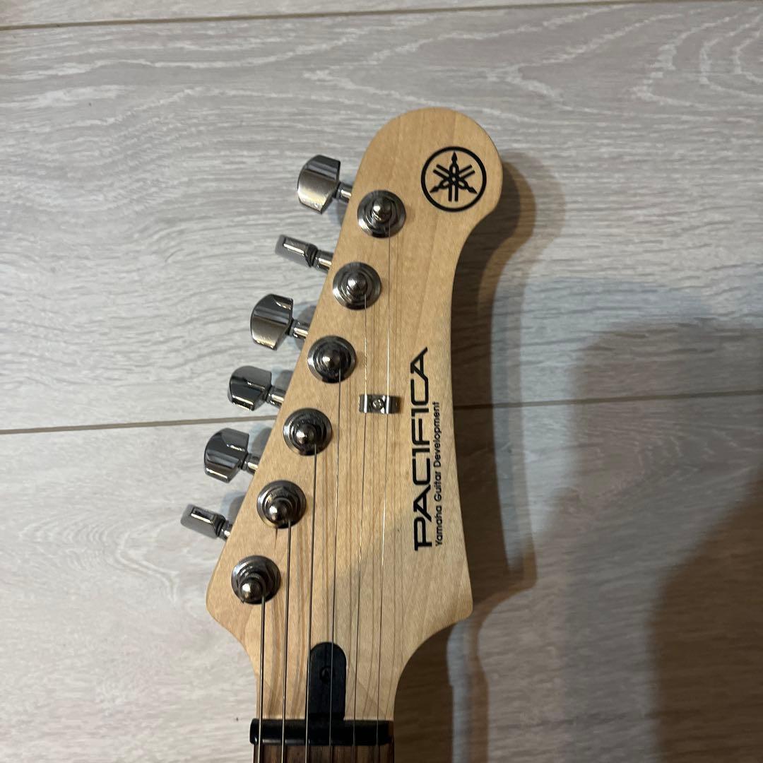 PACIFICA120Hブラックエレキギター　ケースチューナー付値下げ⭕️