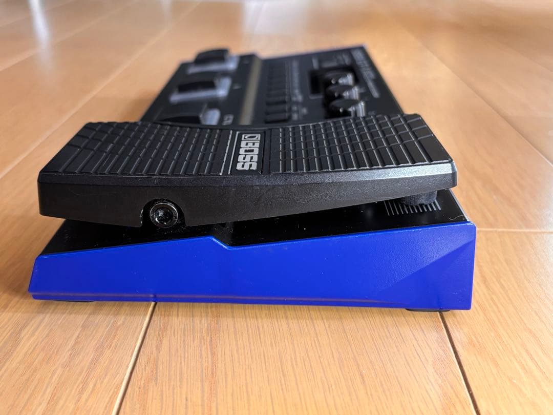 BOSS GT-1 ギターマルチエフェクター　ガイドブック付き