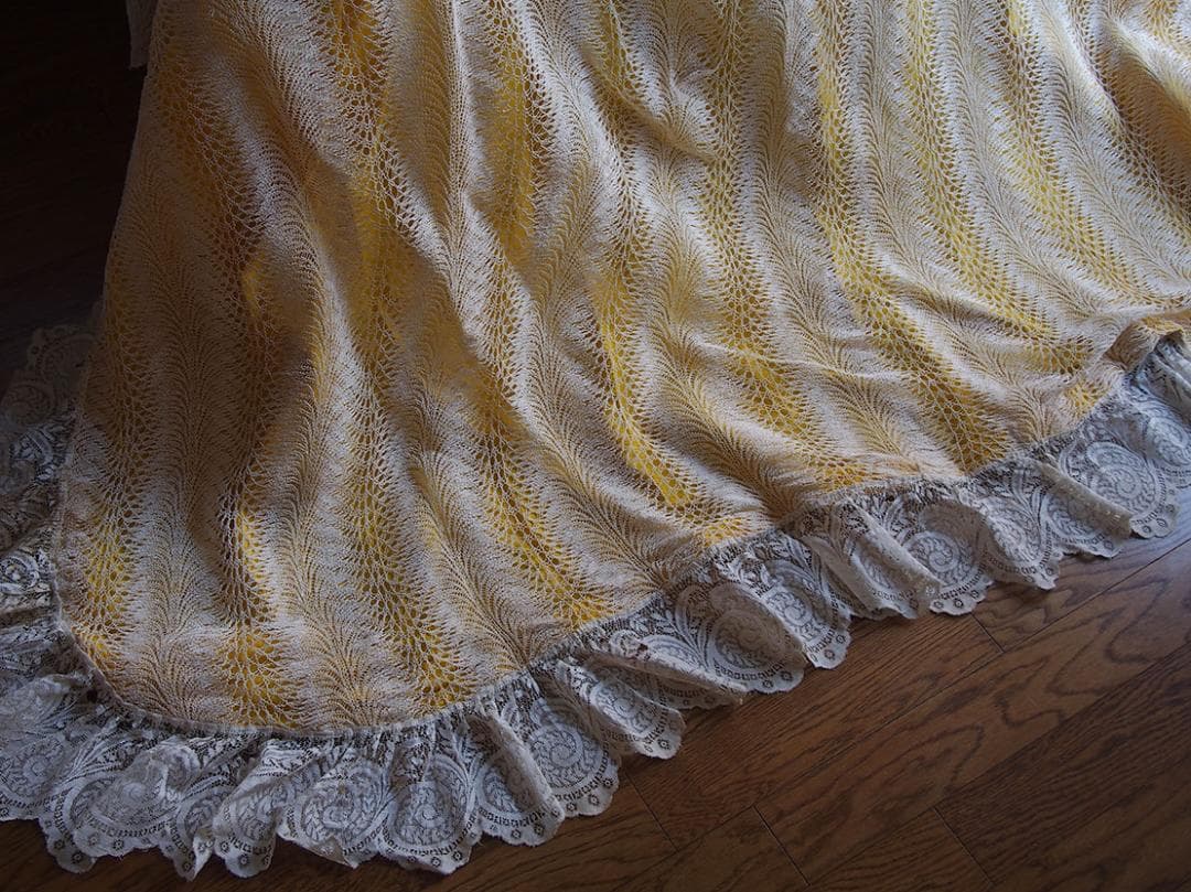 ニッティングレース ベッドカバー 209c×185c+縁飾り 間仕切り/K368