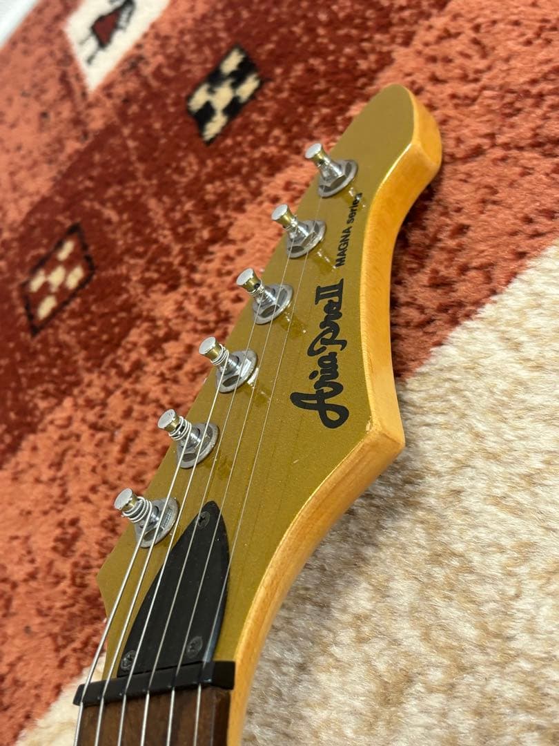 ARIA PRO II MAGNA SERIES エレキギター ゴールド