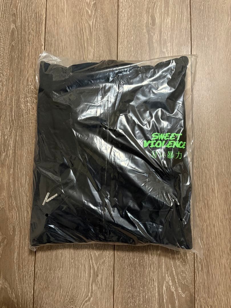 甘い暴力　ジップアップフーディー「九年目の招待」