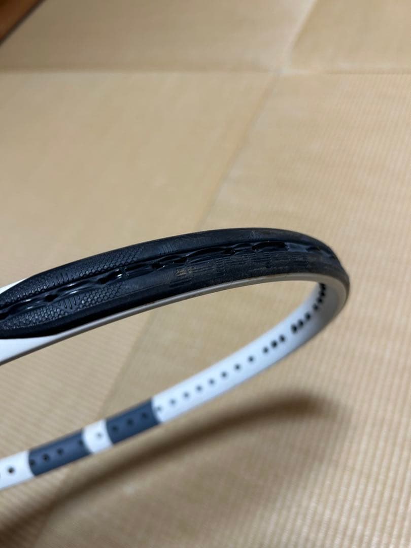 割引　バボラ　テニスラケット　ピュアストライク100 グリップ3