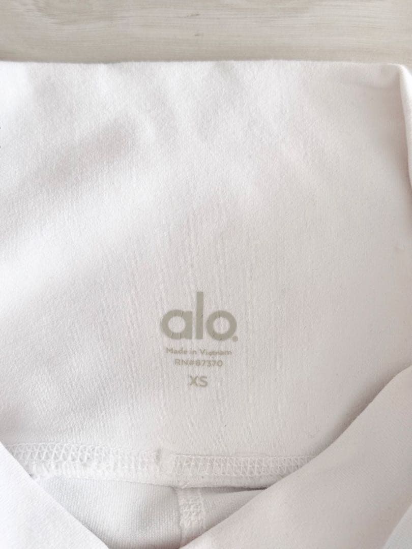 【新品タグ付】★人気完売品★ alo yoga ハイウエスト モトレギンス