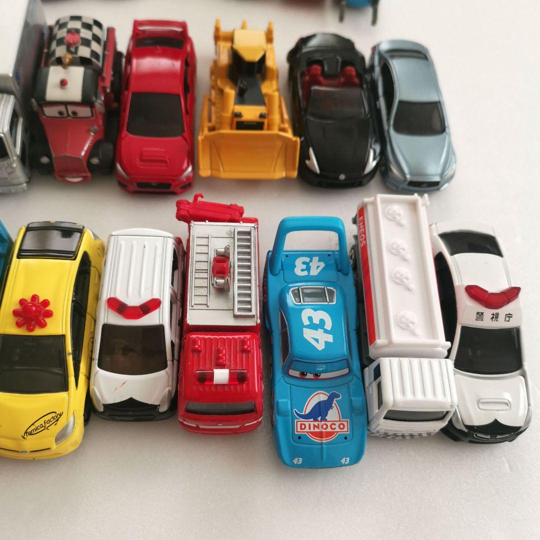 トミカミニカー95台・駐車場