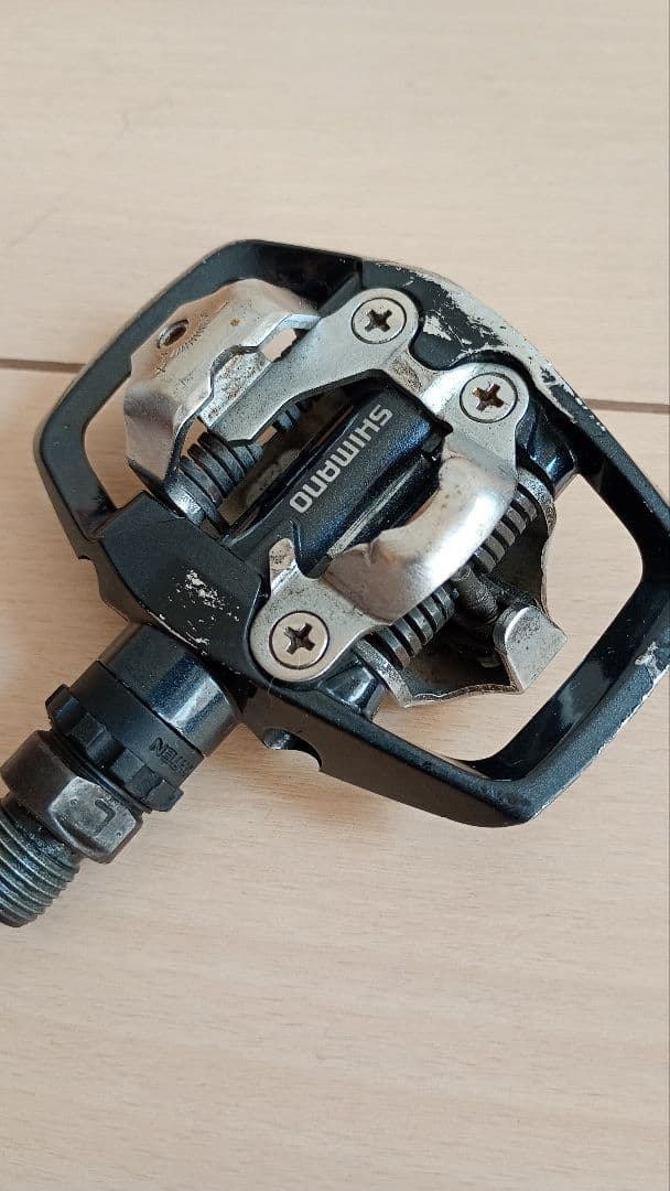 SPDサイクルシューズとSPDビンディングペダル（クリート付）のセット