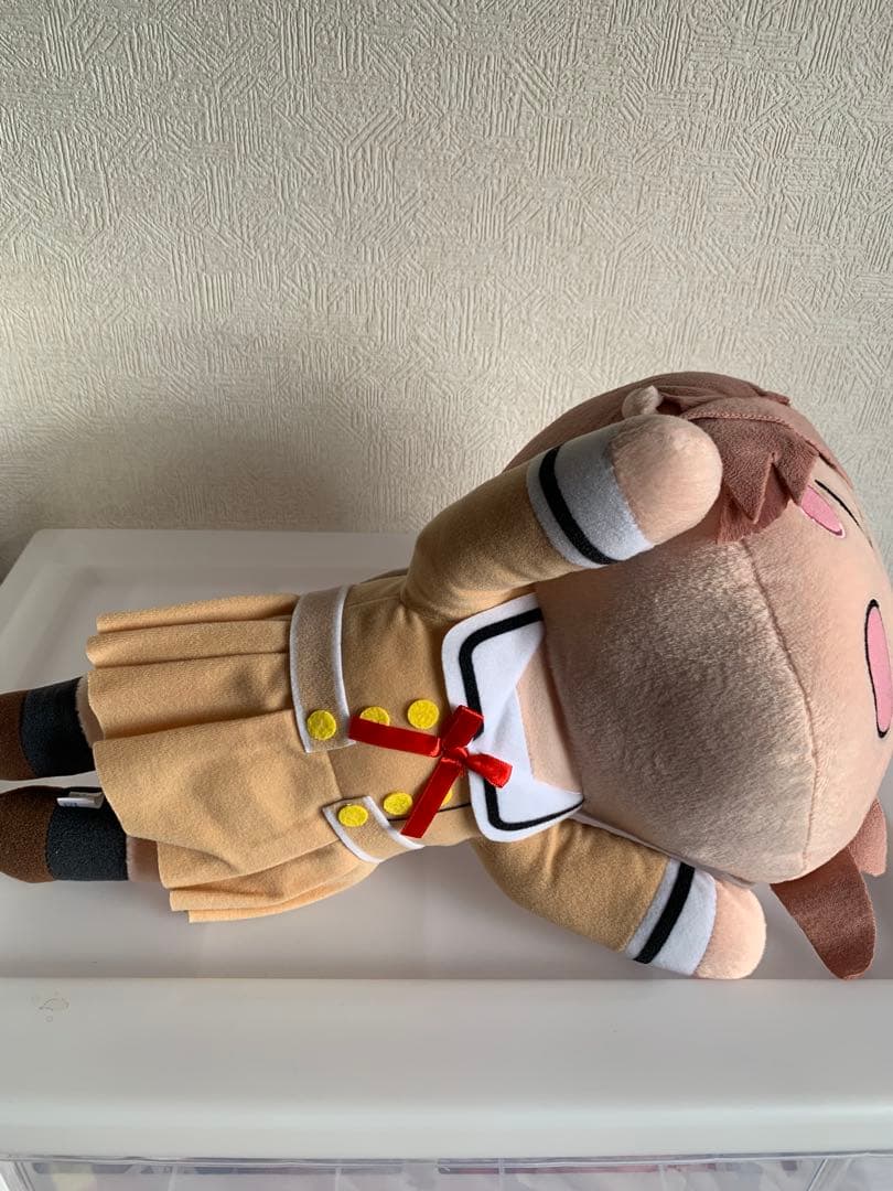 メガジャンボ寝そべりぬいぐるみ　山吹沙綾
