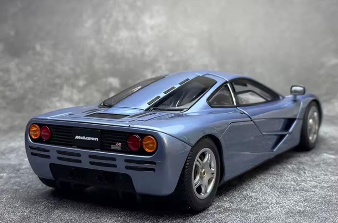 McLaren F1 1/18 ダイキャストミニカー