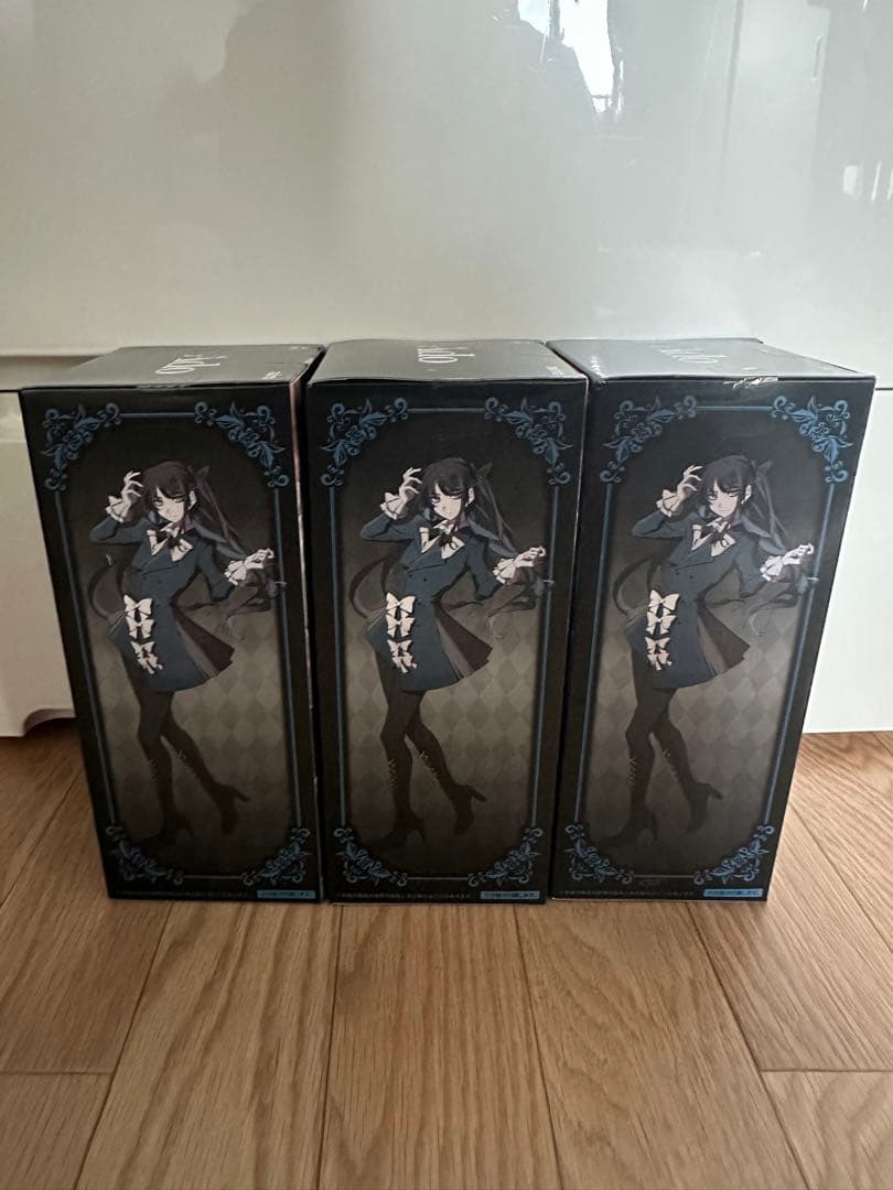 ラウンドワン限定　Ado フィギュア 〜Winter ver.〜　３個