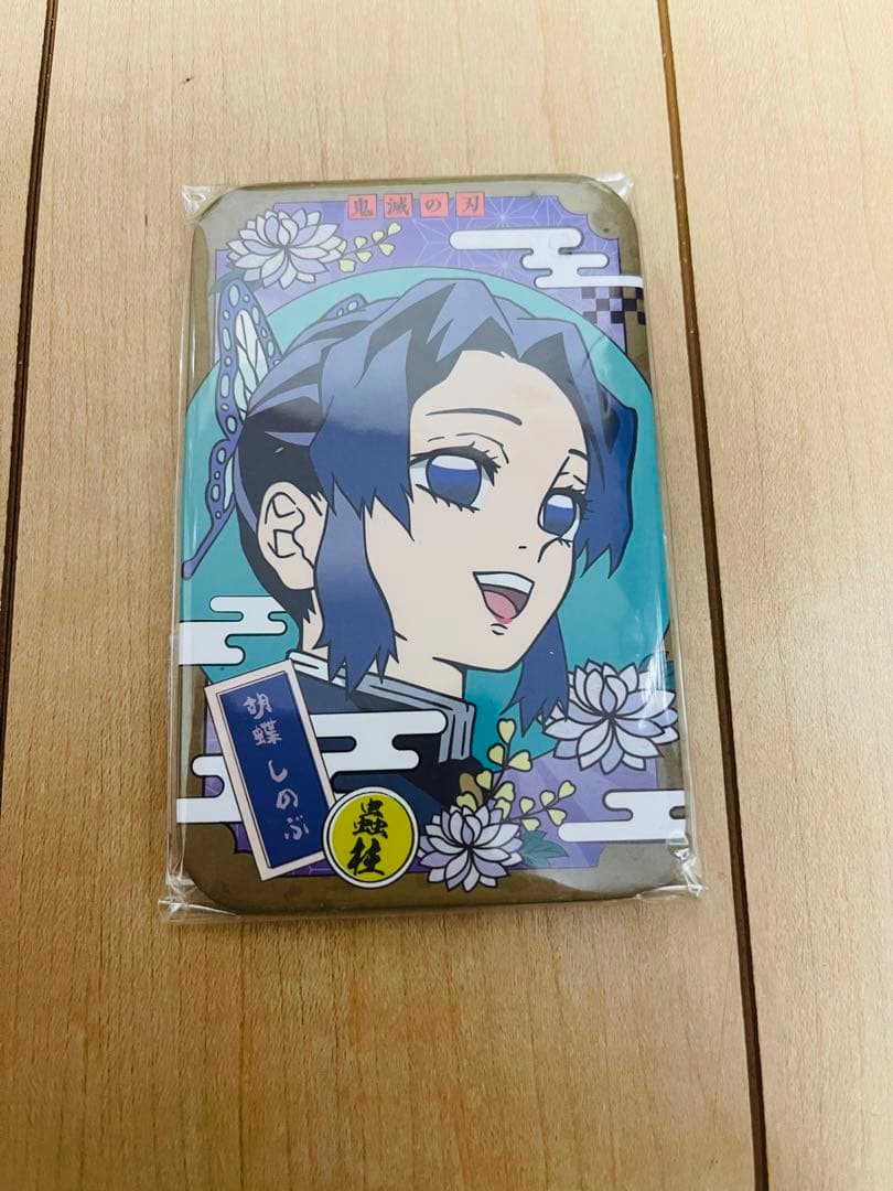 激レア 鬼滅の刃 胡蝶しのぶ デカ 缶バッチ