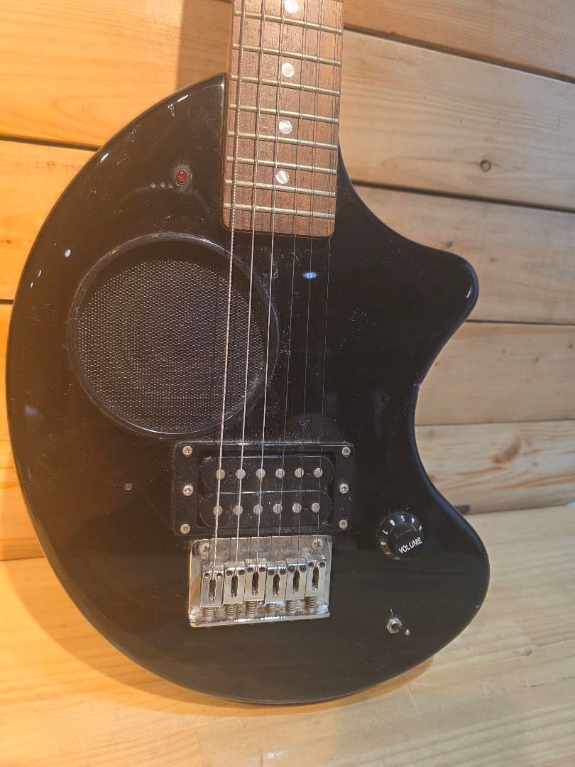ZO-3 ブラック　FERNANDES　アンプ内蔵ギター