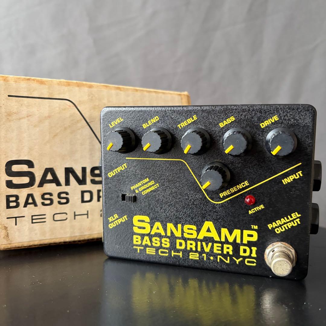 箱付き Tech 21 SansAmp Bass D DI 前期