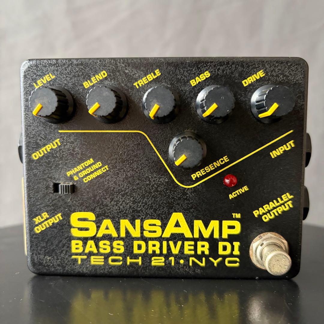 箱付き Tech 21 SansAmp Bass D DI 前期