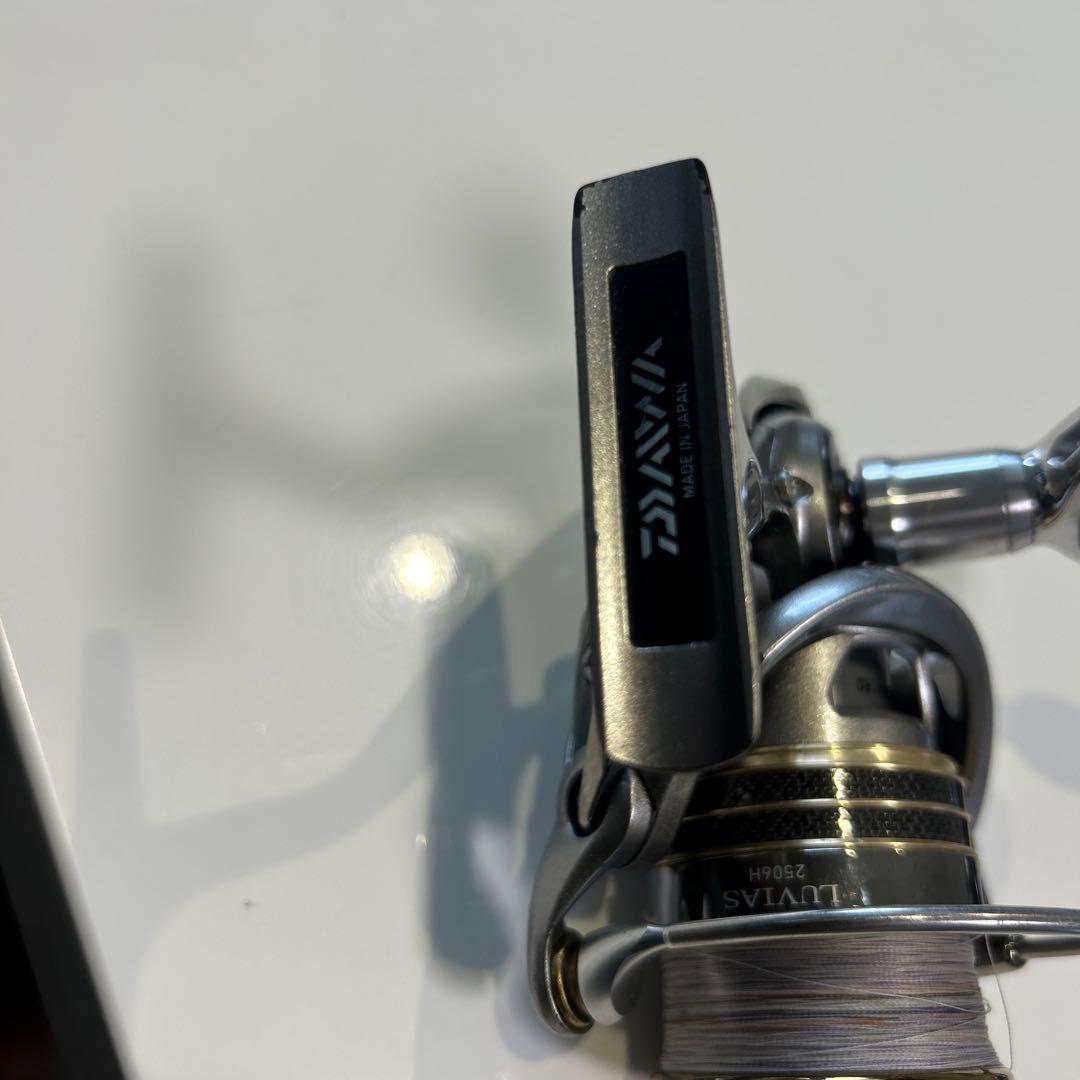 LUVIAS 2506H スピニングリール