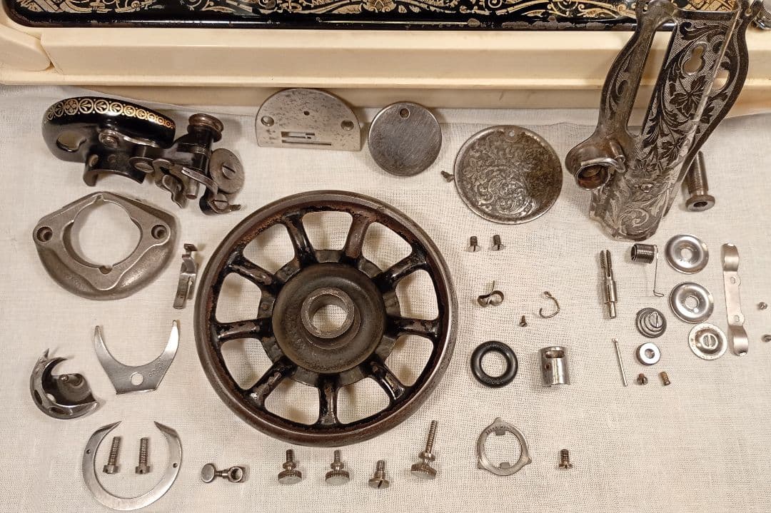 シンガー　スフィンクス　縫うためのアンティークミシン　レトロ