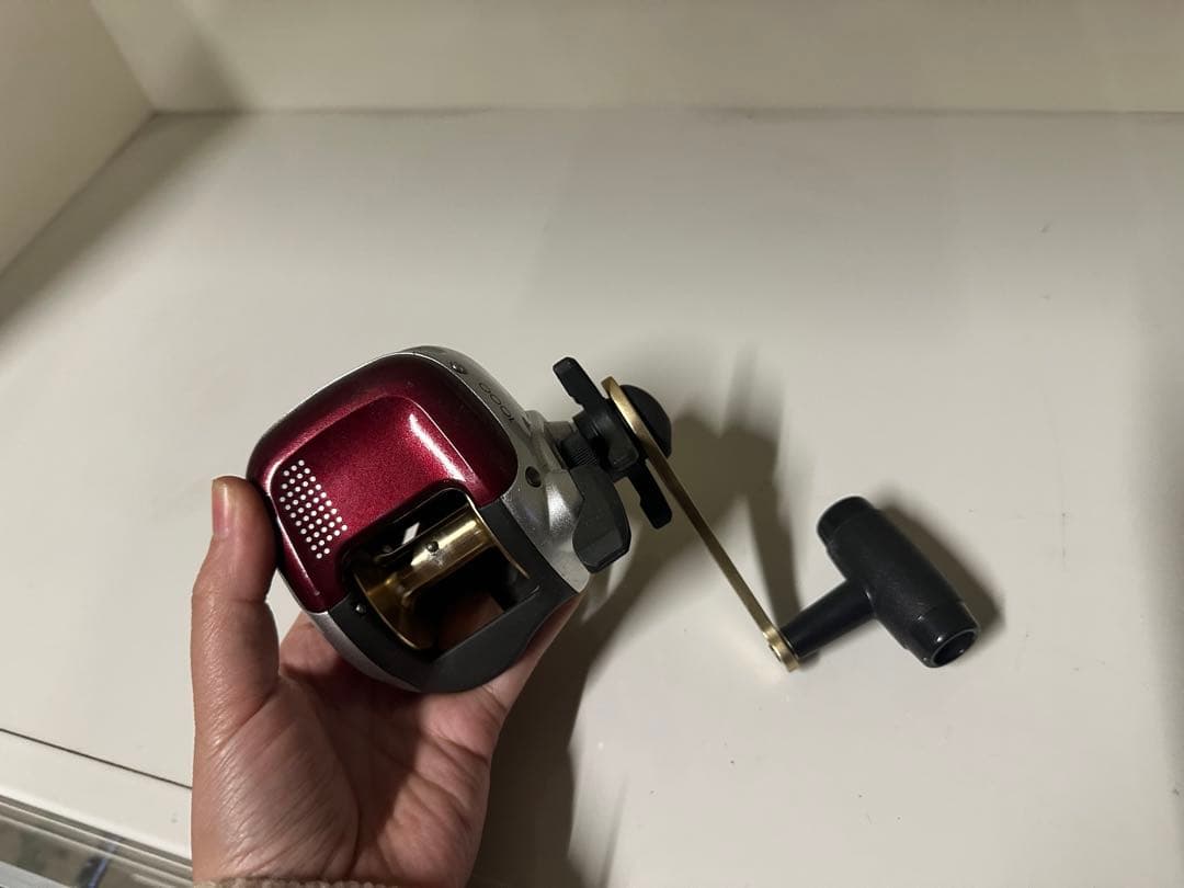 SHIMANO ベイトリール 1000 シルバー/レッド