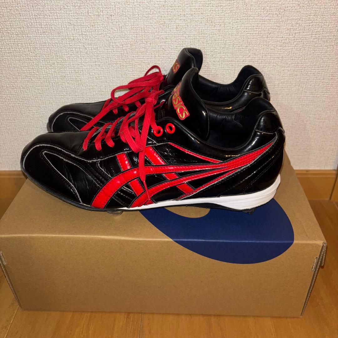 アシックス　ASICS ブラック/レッド スパイク　27.5