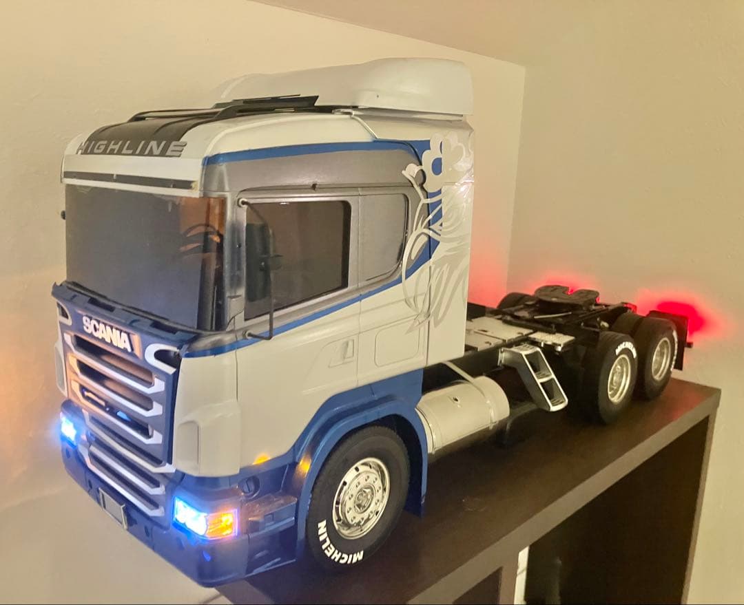 タミヤ 1/14フォードエアロマックス→スカニアスワップ