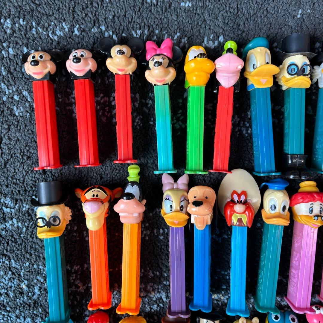 大量まとめ売り　ペッツ　PEZ ディスペンサー　82本