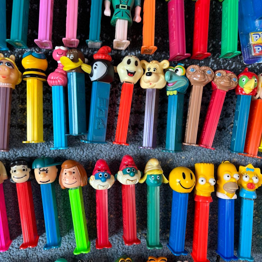 大量まとめ売り　ペッツ　PEZ ディスペンサー　82本