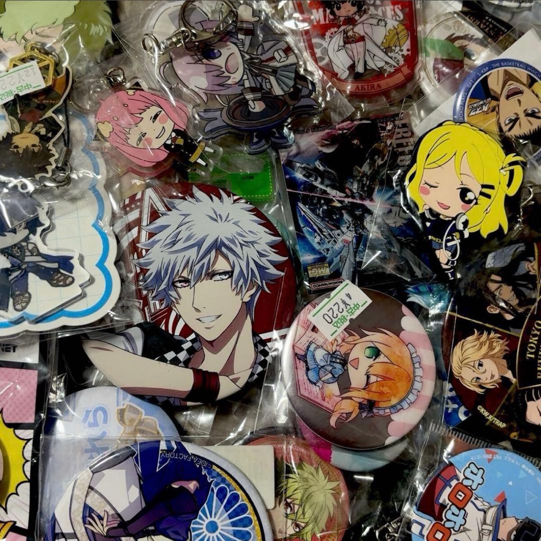 ⑦ アニメグッズ ノンジャンル 缶バッジ 小物類 400点 大量まとめ売り