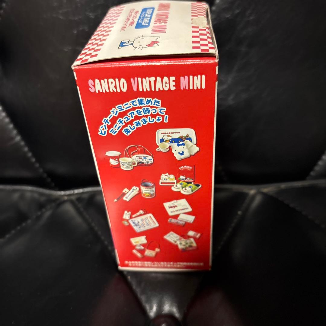 サンリオ　ビンテージ　ミニ　ディスプレーシェルフ　ミニチュアランチセット付き