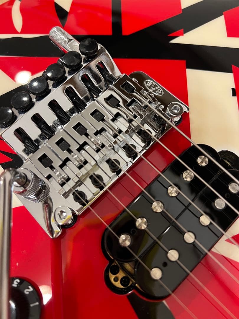 美品！EVH Striped Red with Black Stripes