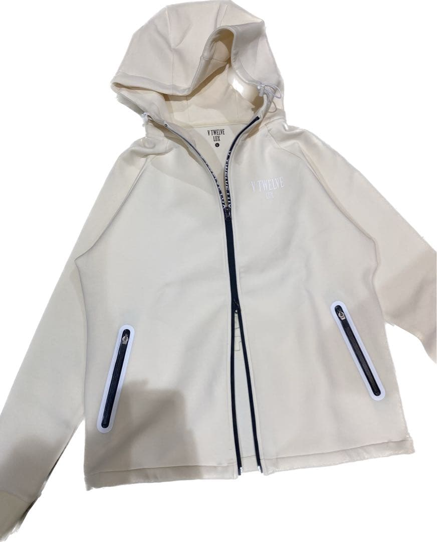 【新品】ヴィトゥエルヴ　メンズ　セットアップ　ベージュ　Lサイズ