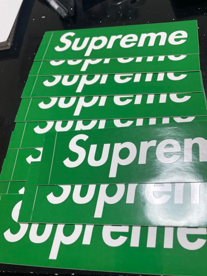 Supreme ステッカー 緑色 10枚
