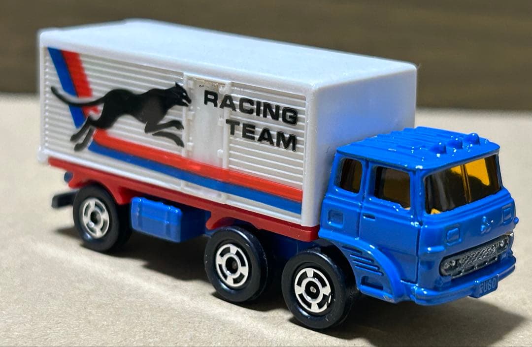 日本製 トミカ 三菱ふそう パネルバン レーシングチーム トランスポート