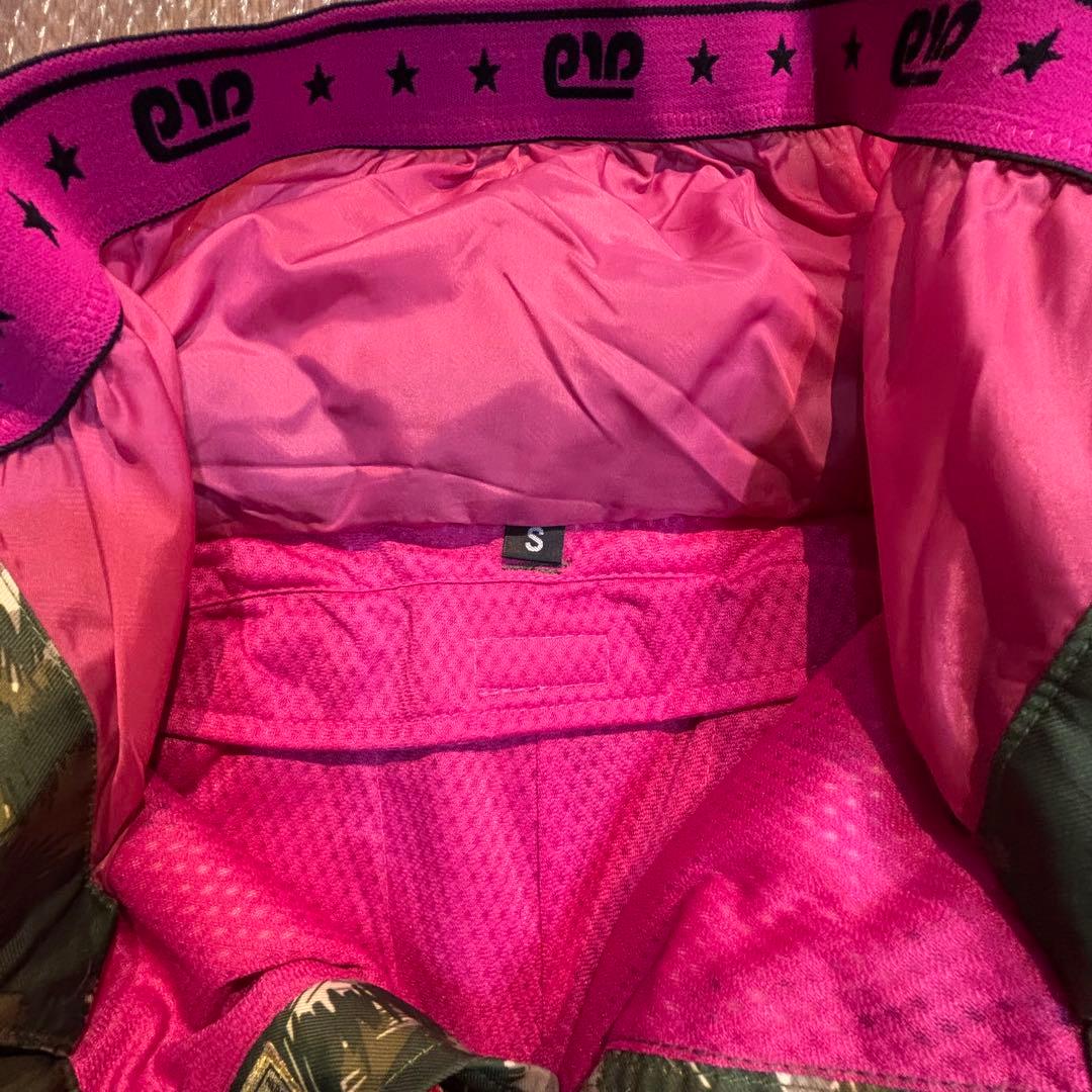 未使用　新品　迷彩　ARG(asics) スノーボードウェア　ズボン　スキー