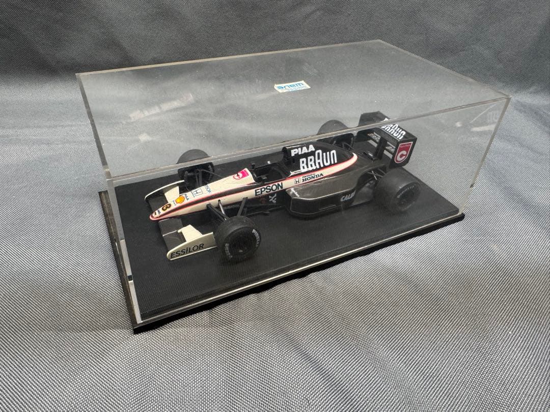 BRAUN F1 ミニカー ディスプレイケース付き
