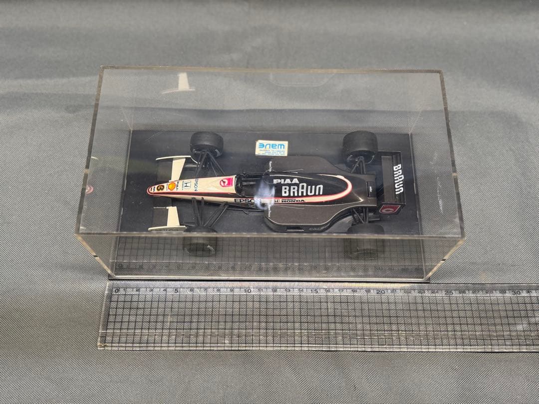 BRAUN F1 ミニカー ディスプレイケース付き