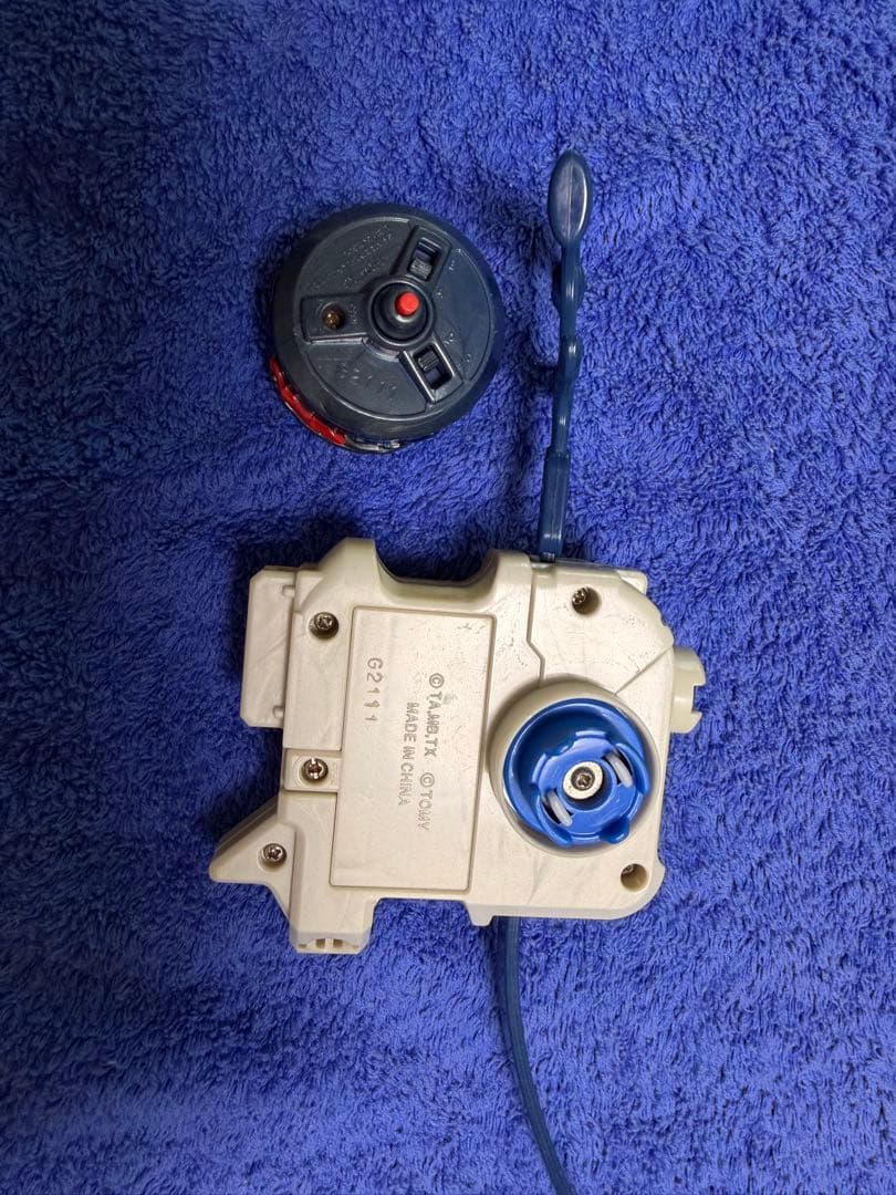 (希少)メタルファイトベイブレード、ランチャー、パーツ付き、コントロールベイ有り