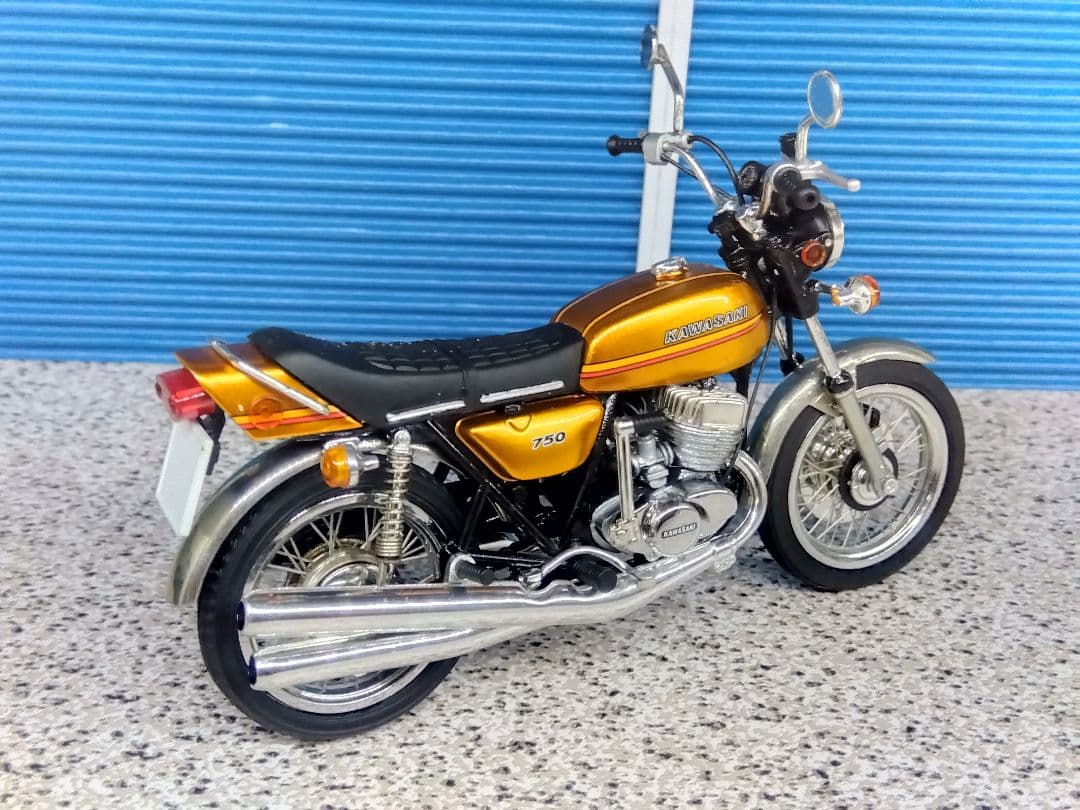 Scale-Bikes 1/18ミニカー カワサキ 750 H2 Mach Ⅳ