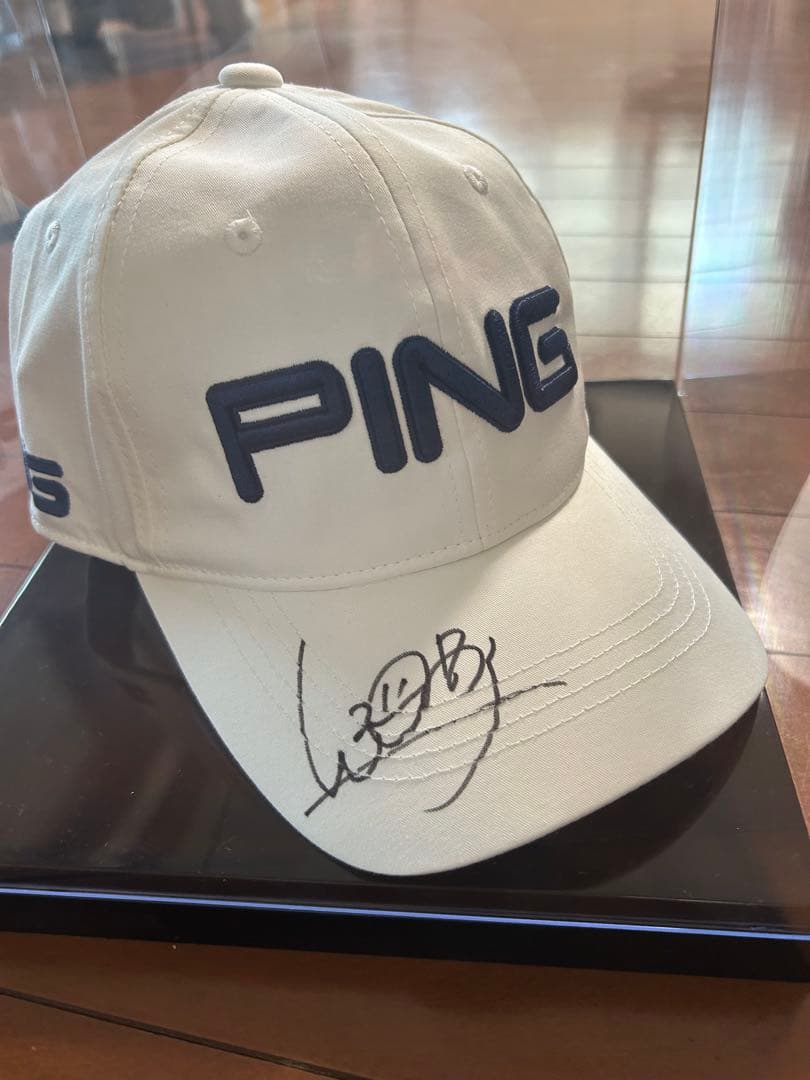 渋野日向子直筆サインキャップ