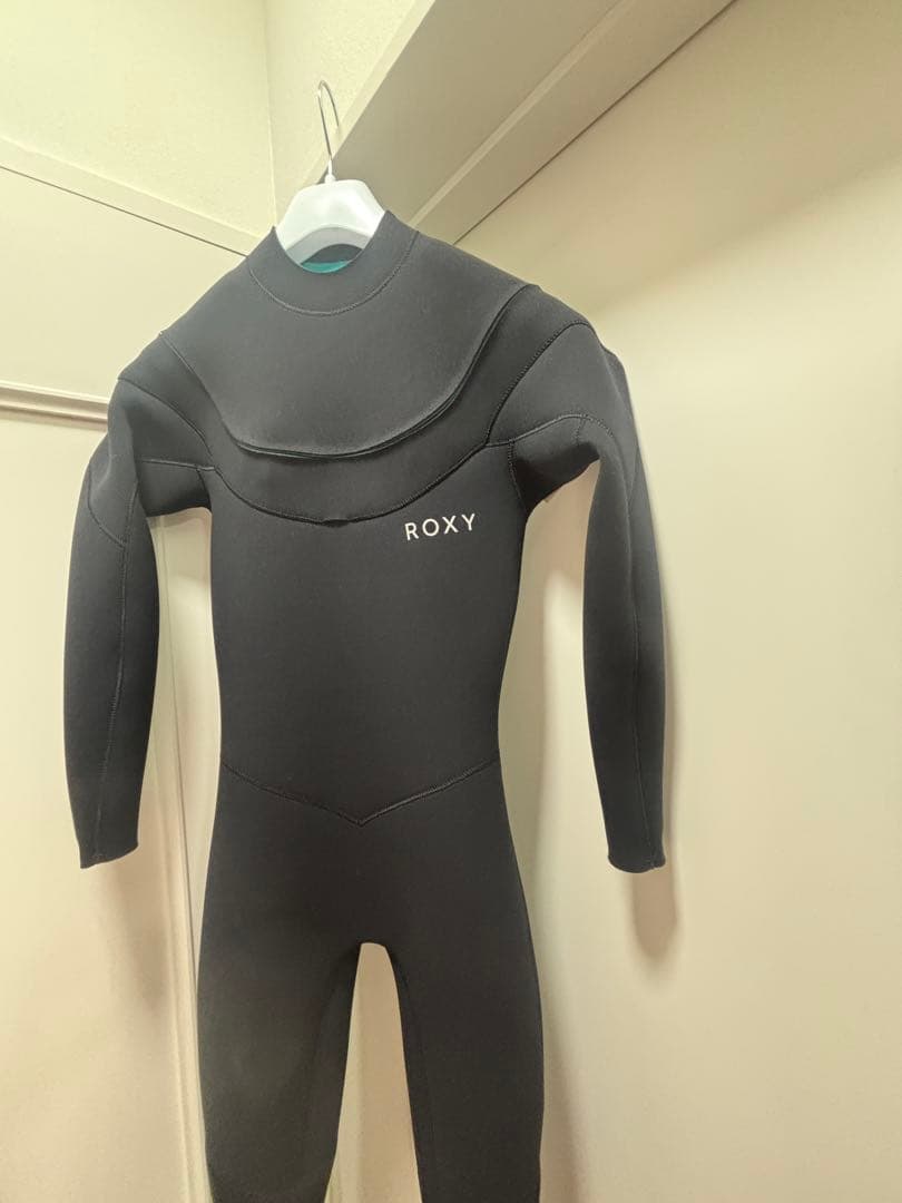 セール中新品未使用 ML ROXY フルスーツ 2/3 Hybrid U-Zip