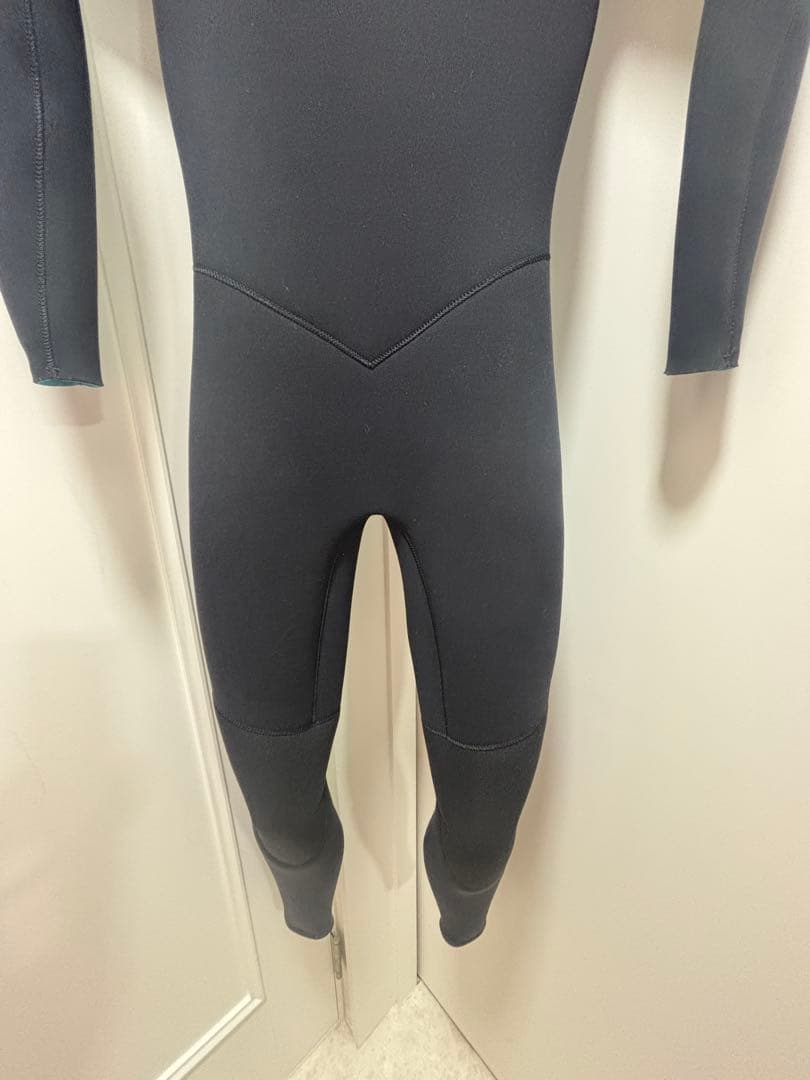 セール中新品未使用 ML ROXY フルスーツ 2/3 Hybrid U-Zip