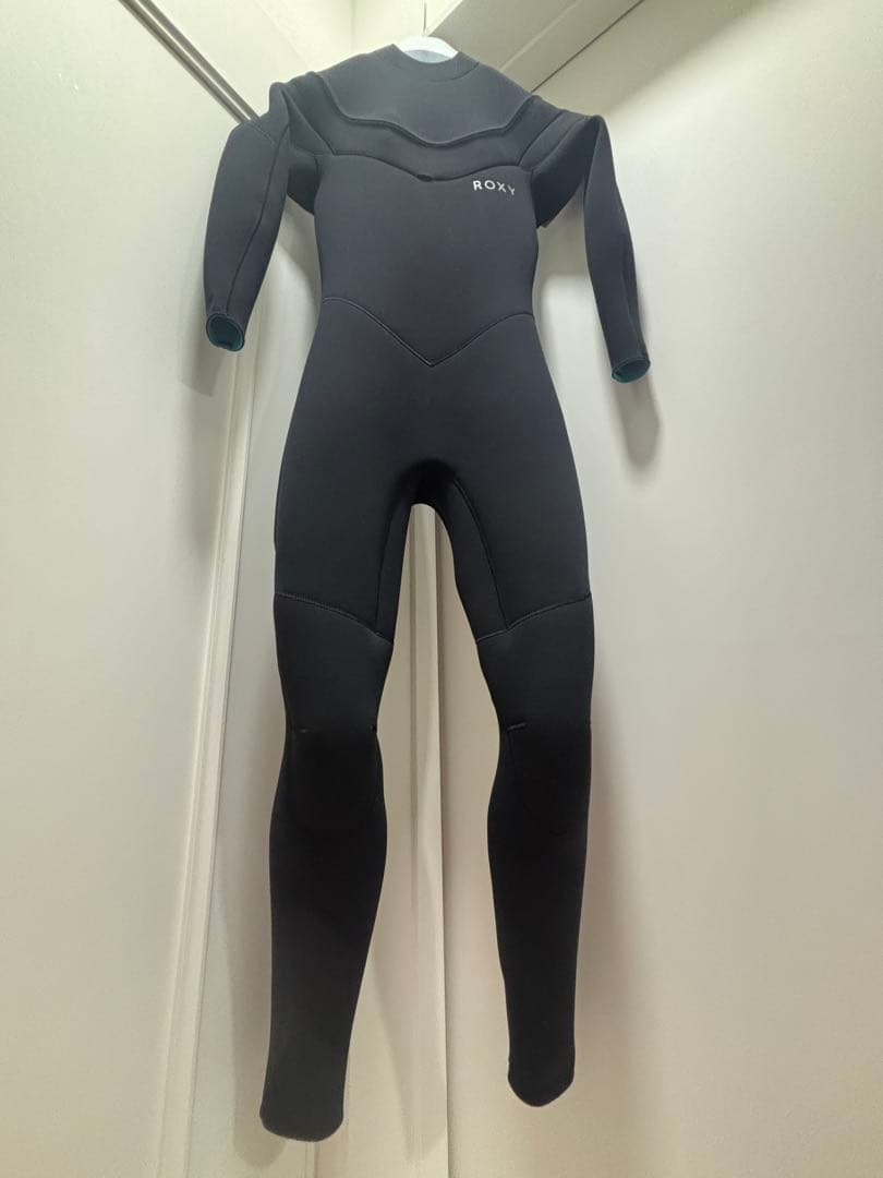 セール中新品未使用 ML ROXY フルスーツ 2/3 Hybrid U-Zip