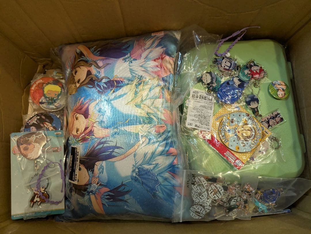 ８００点以上　ノンジャンル　大量　缶バッジ　アクスタ　まとめ売り　紙類なし