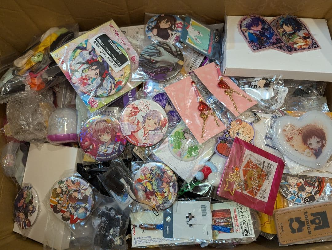 ８００点以上　ノンジャンル　大量　缶バッジ　アクスタ　まとめ売り　紙類なし