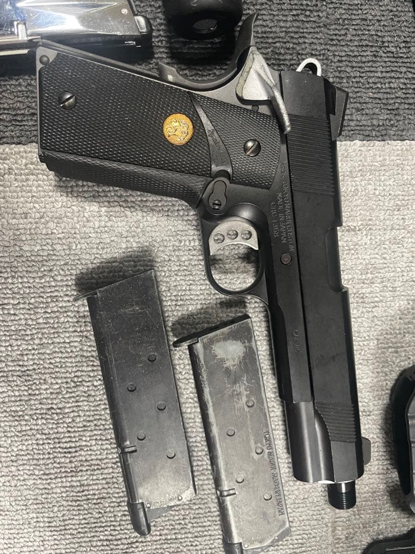 ガスガン×3 電動ガン×1