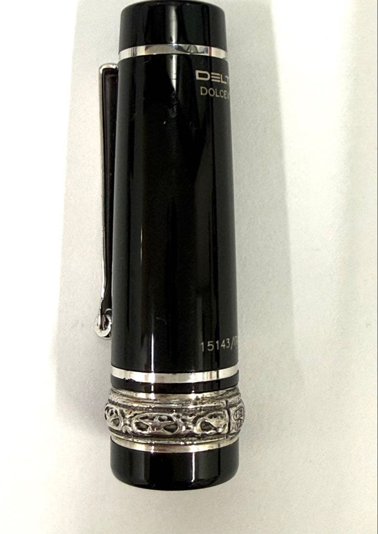 デルタ　ドルチェビータ　ミディアム　万年筆　14k F