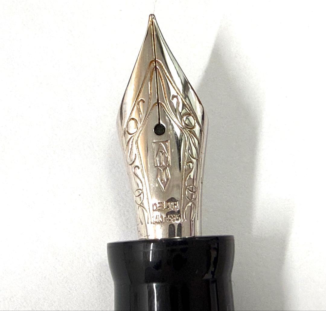 デルタ　ドルチェビータ　ミディアム　万年筆　14k F