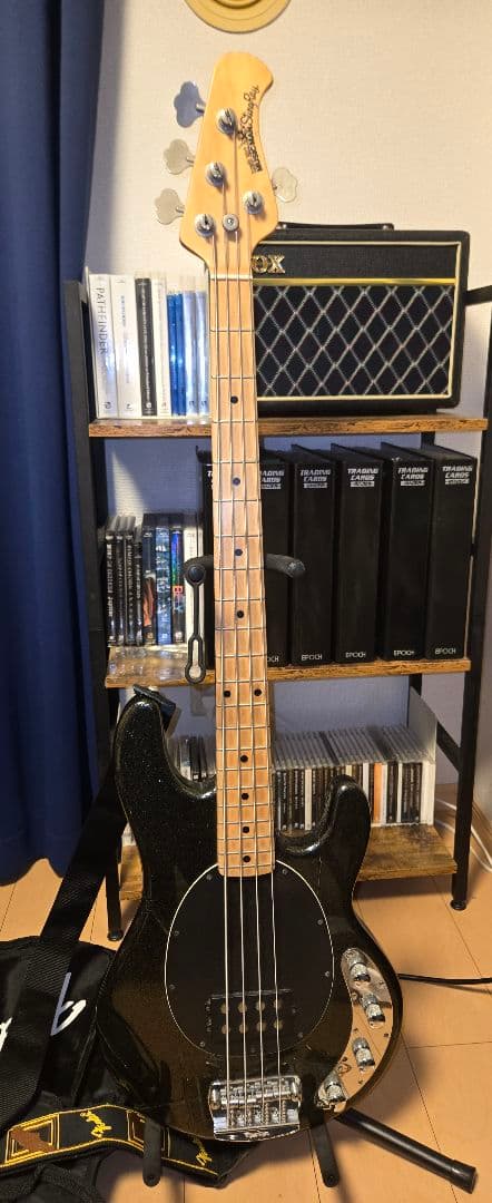 エレキベース ブラック・ラメMade in USAミュージックマンスティングレー