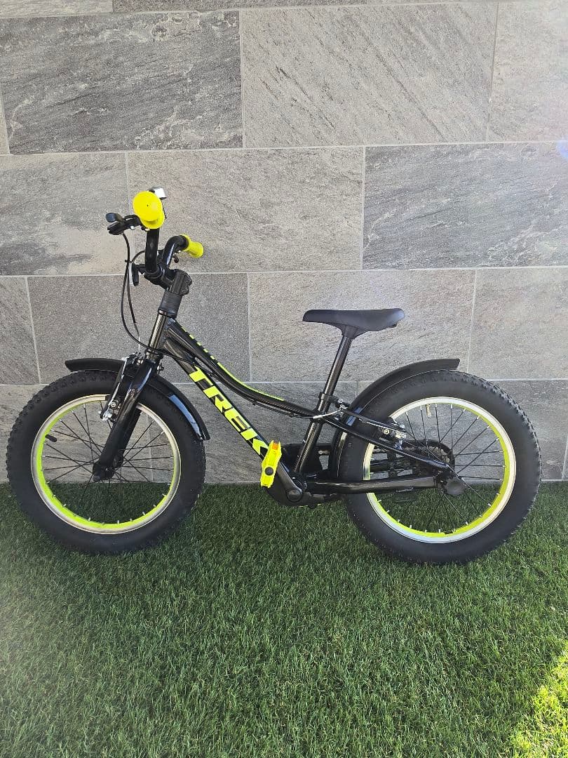 Trek 16インチ 子供用自転車 ブラック/イエロー