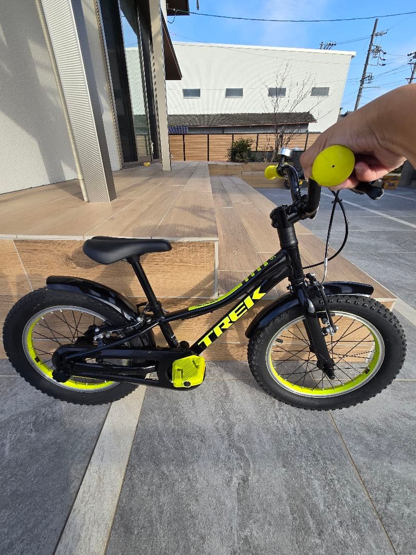 Trek 16インチ 子供用自転車 ブラック/イエロー
